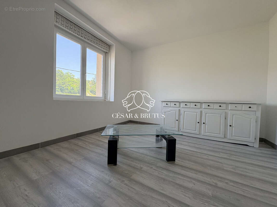 Appartement 80 m² à Le Monastier-Sur-Gazeille  - photo 6