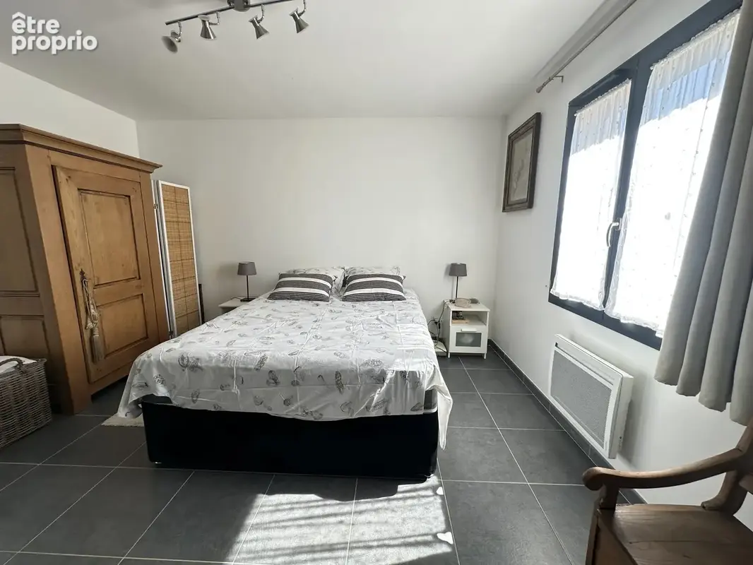 Exclusivité - Carcès - Villa de type 4 + véranda sur 759 2 avec piscine. - photo 16