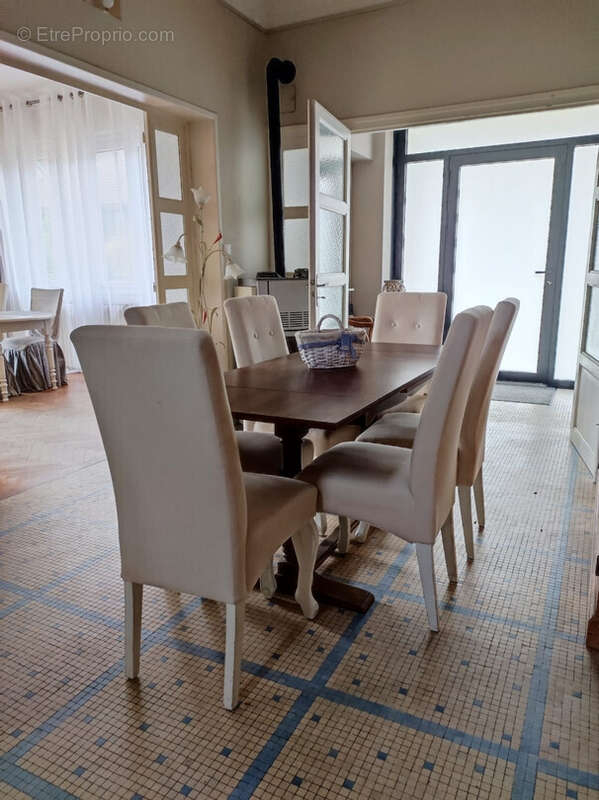 Maison à VAUX-LES-SAINT-CLAUDE