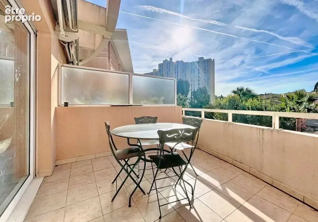 Appartement 79 m² à Le Cannet  - photo 1