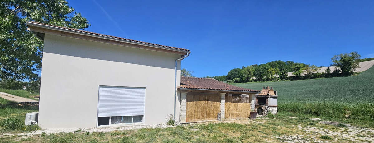 Maison 119 m² à Saint-Leon-Sur-L'isle  - photo 2