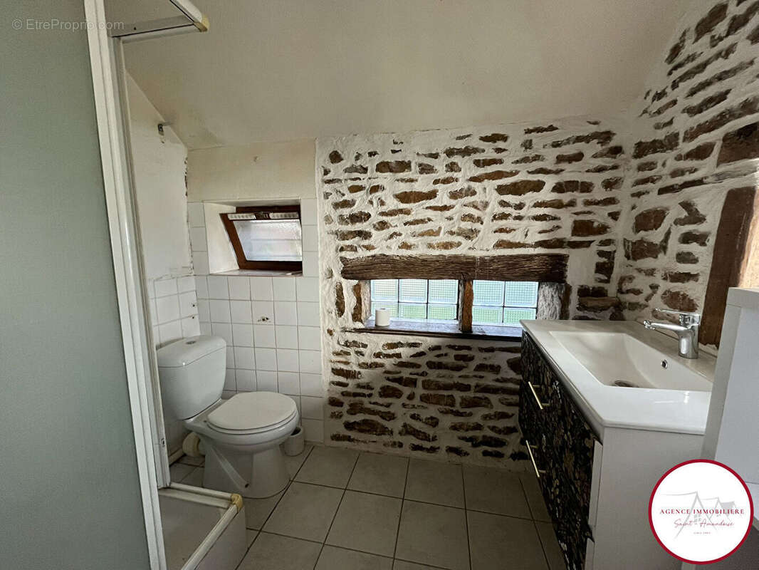 Maison à BESSAIS-LE-FROMENTAL