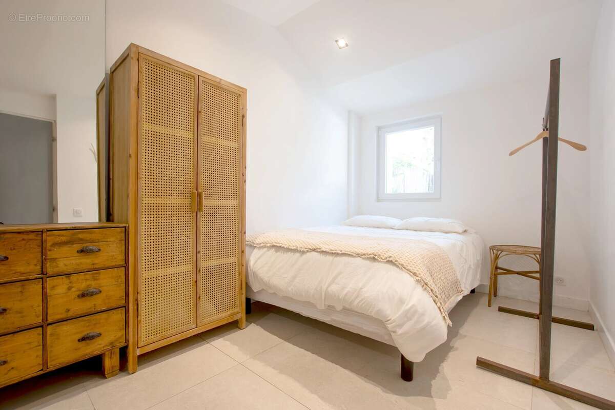 Maison à CHATEAUNEUF-GRASSE