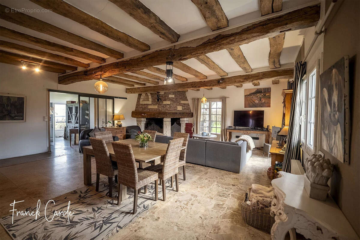 Maison à BUCHY