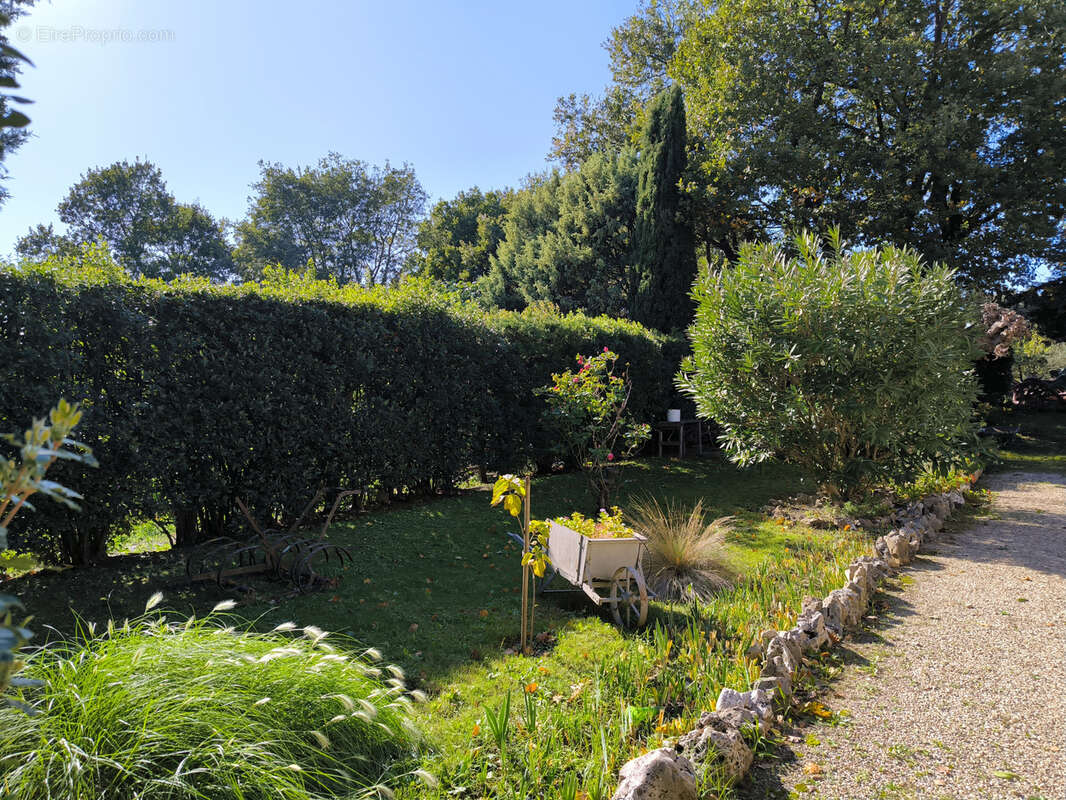 Maison à SAINT-LAURENT-LA-VERNEDE