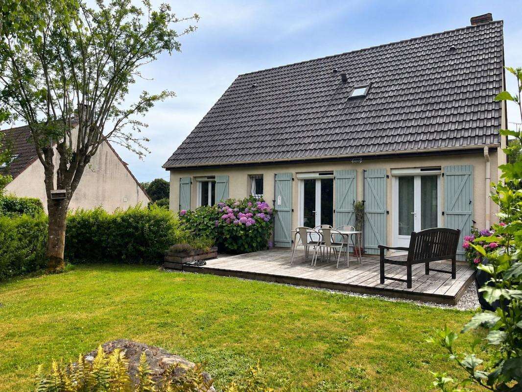 À seulement 10 minutes de Beauvais – Pavillon rénové avec sous-sol total, 4 chambres et 1 300 m² de terrain - photo 9