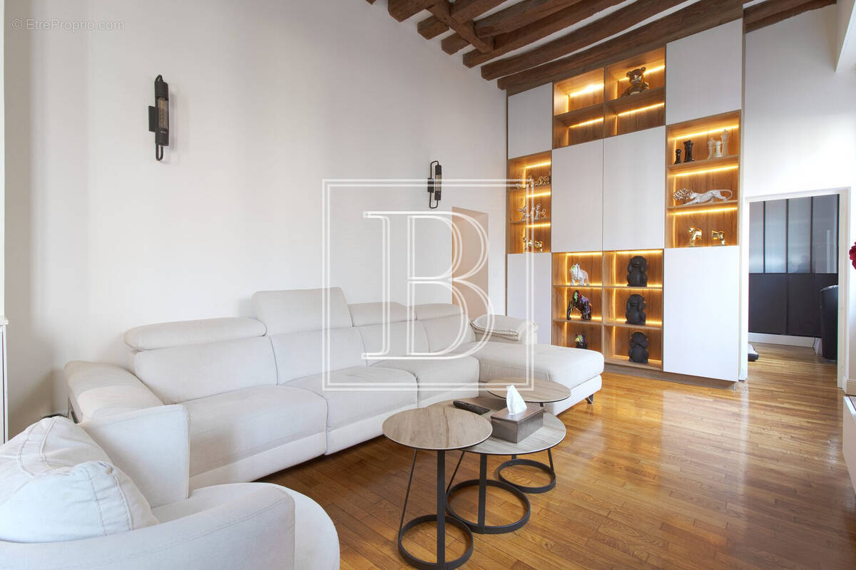 Appartement à PARIS-3E