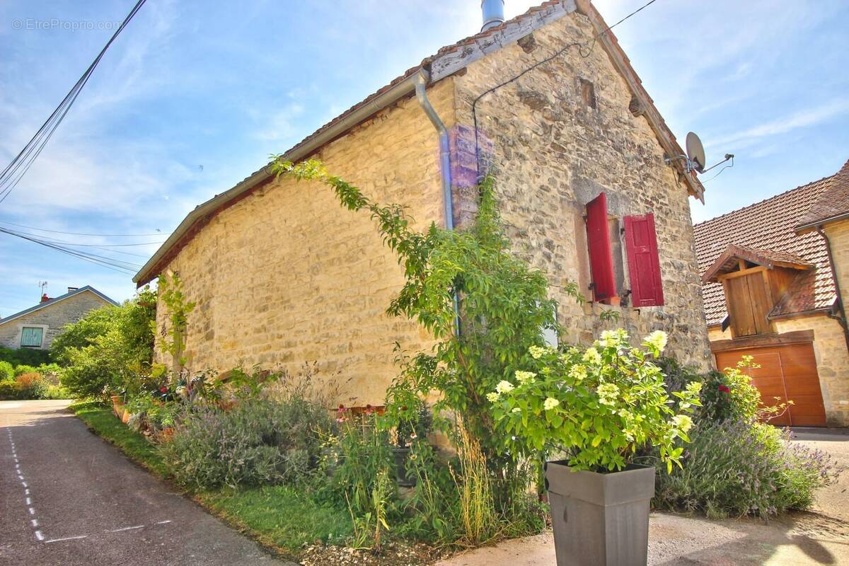 Maison à SAINT-MESMIN