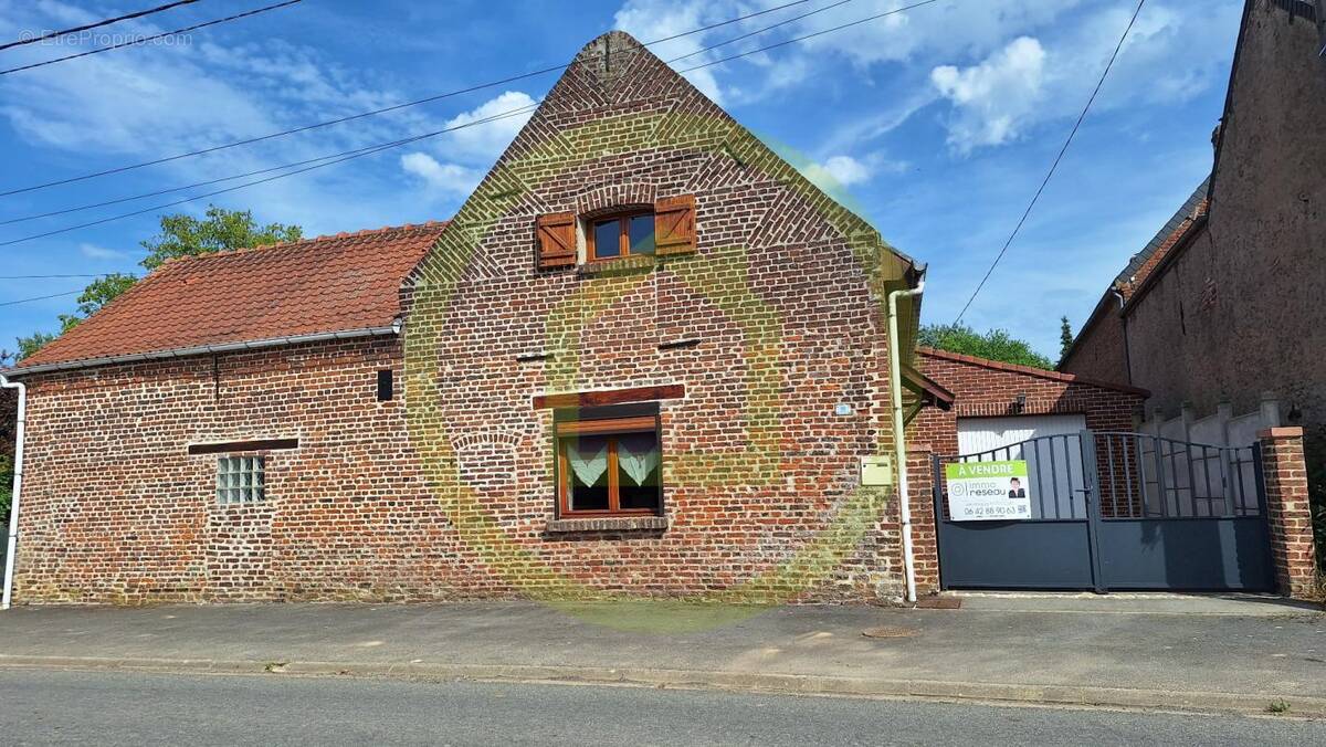 Maison à NEUVILLE-EN-AVESNOIS