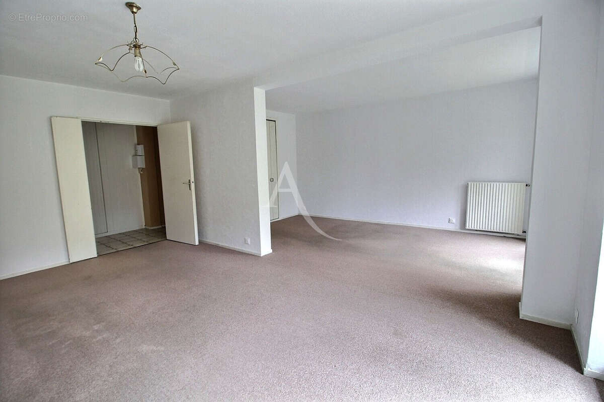 Appartement à ELANCOURT