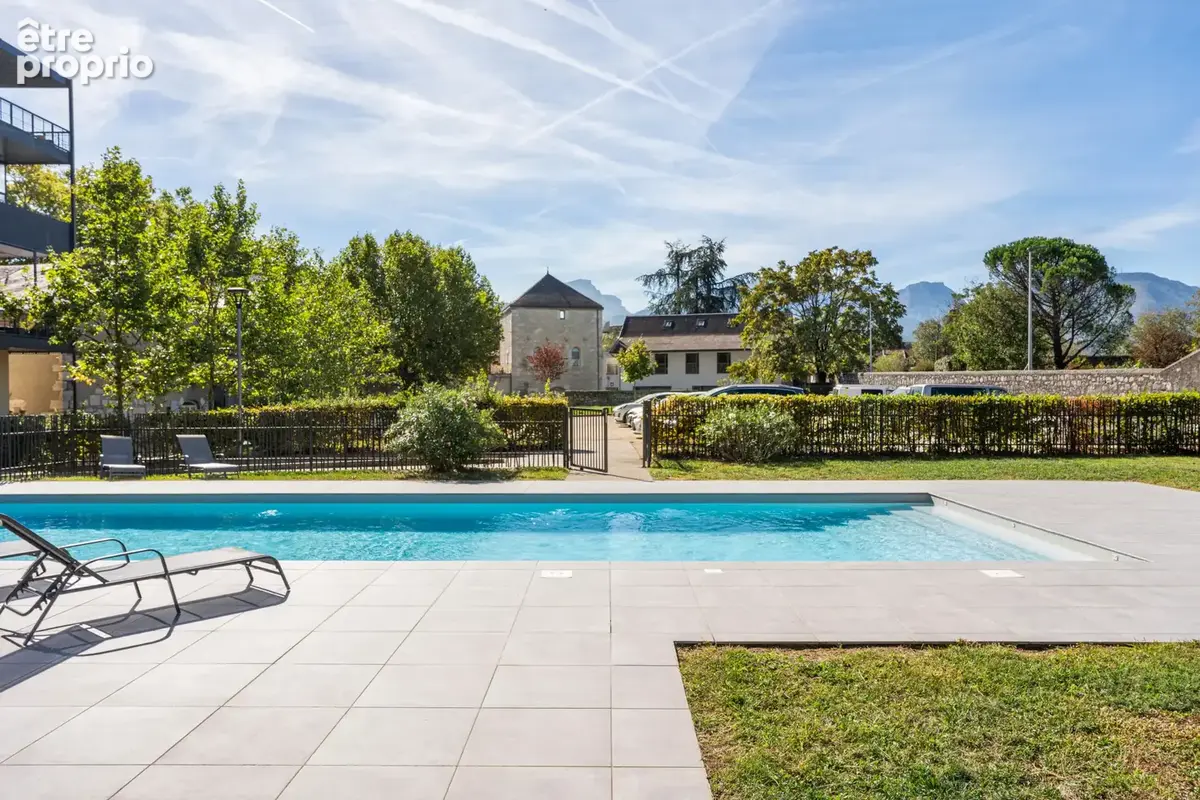 CHAMBÉRY   LES MONTS Dernier étage avec vue panoramique, piscine et garage - photo 3