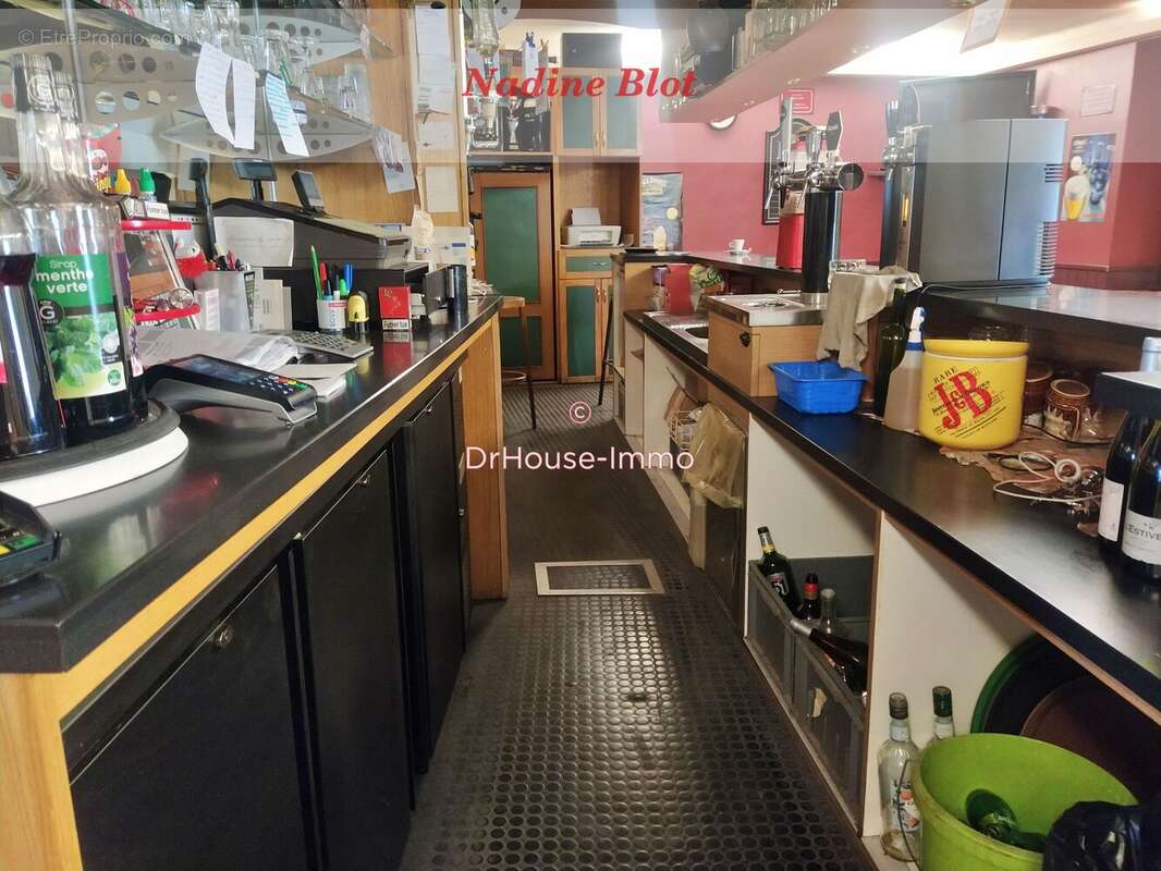 Commerce à SAINT-MARTIN-DES-TILLEULS