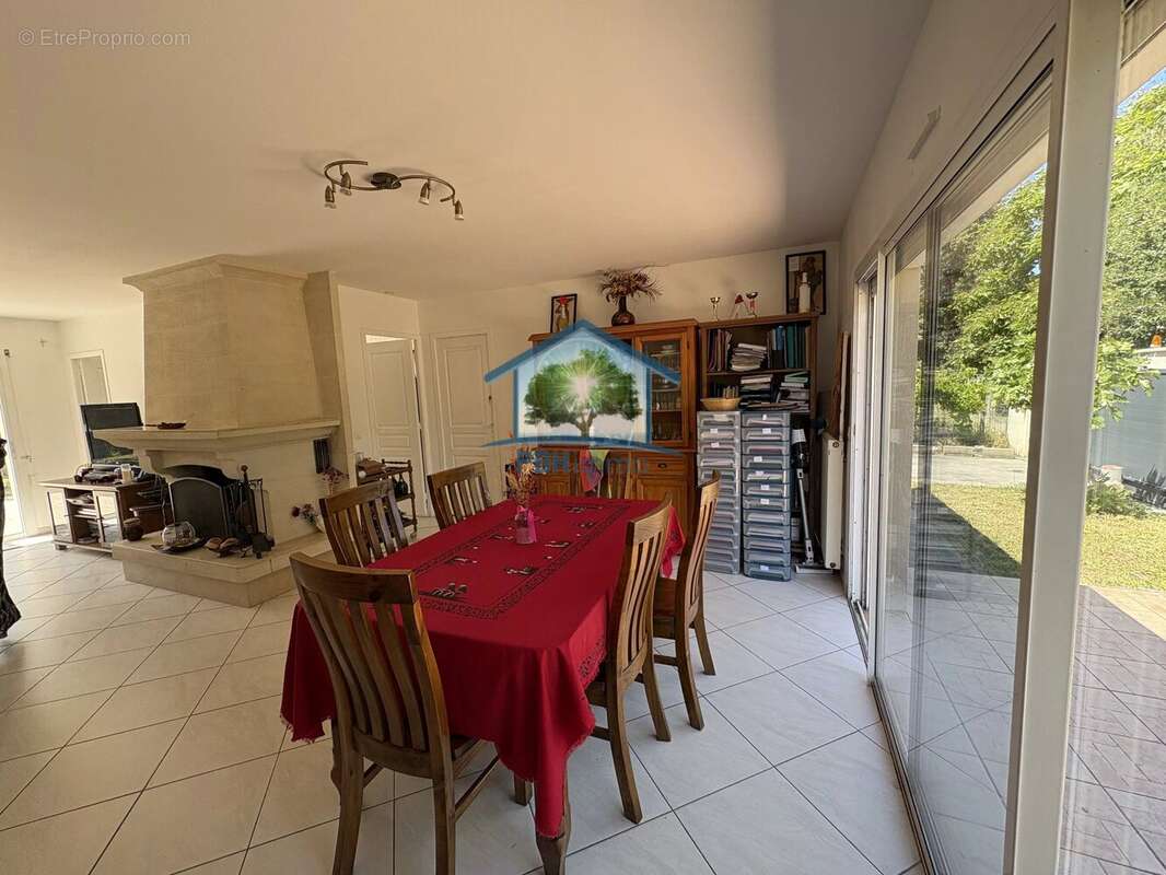 Maison à BLANQUEFORT