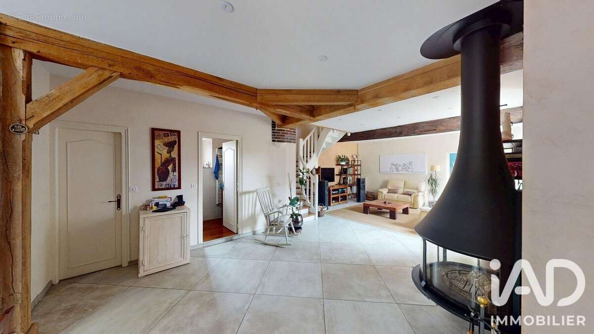 Maison 181 m² à Plessis-Saint-Jean  - photo 4