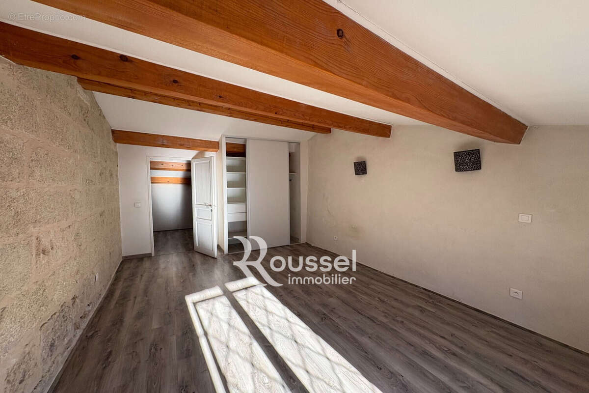 Maison à POUSSAN