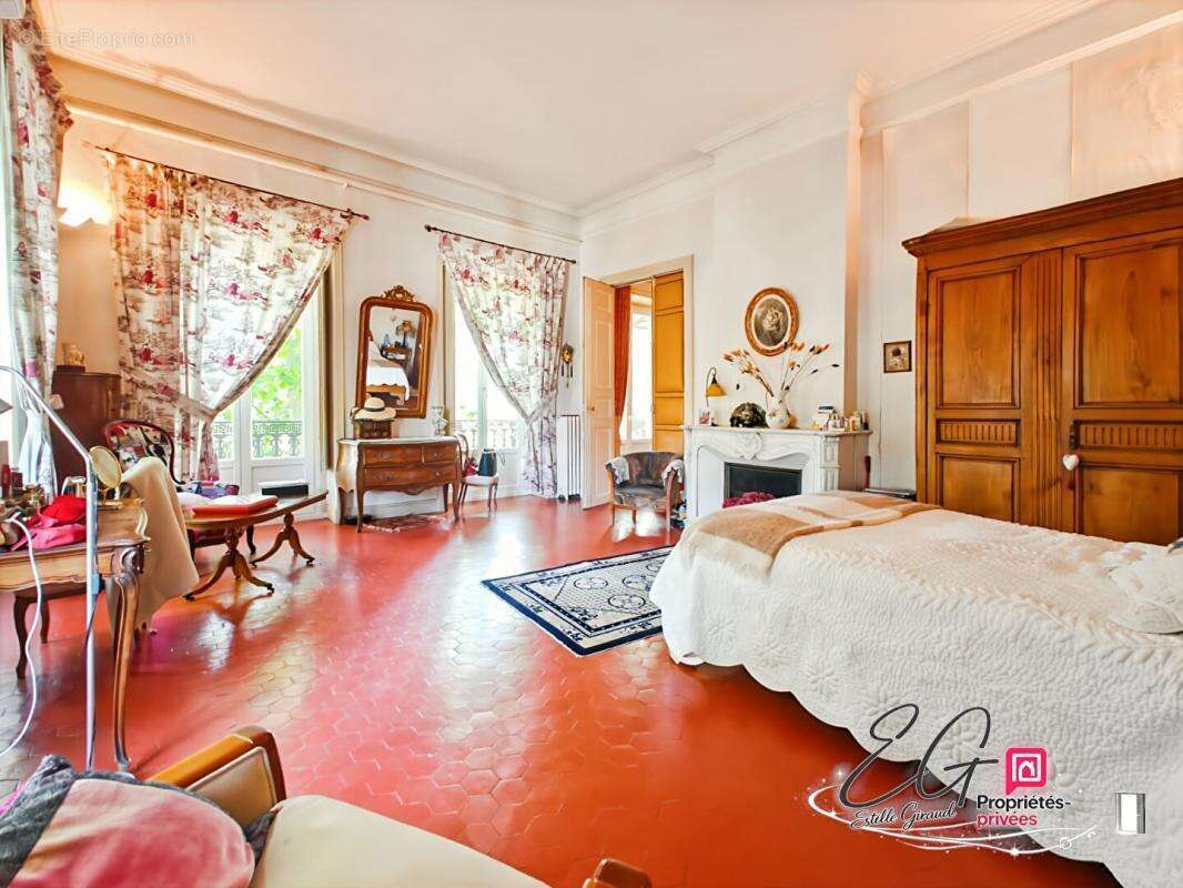 Appartement bourgeois d'exception de 284 m² avec terrasse, balcon filant et vue sur le parc - photo 7