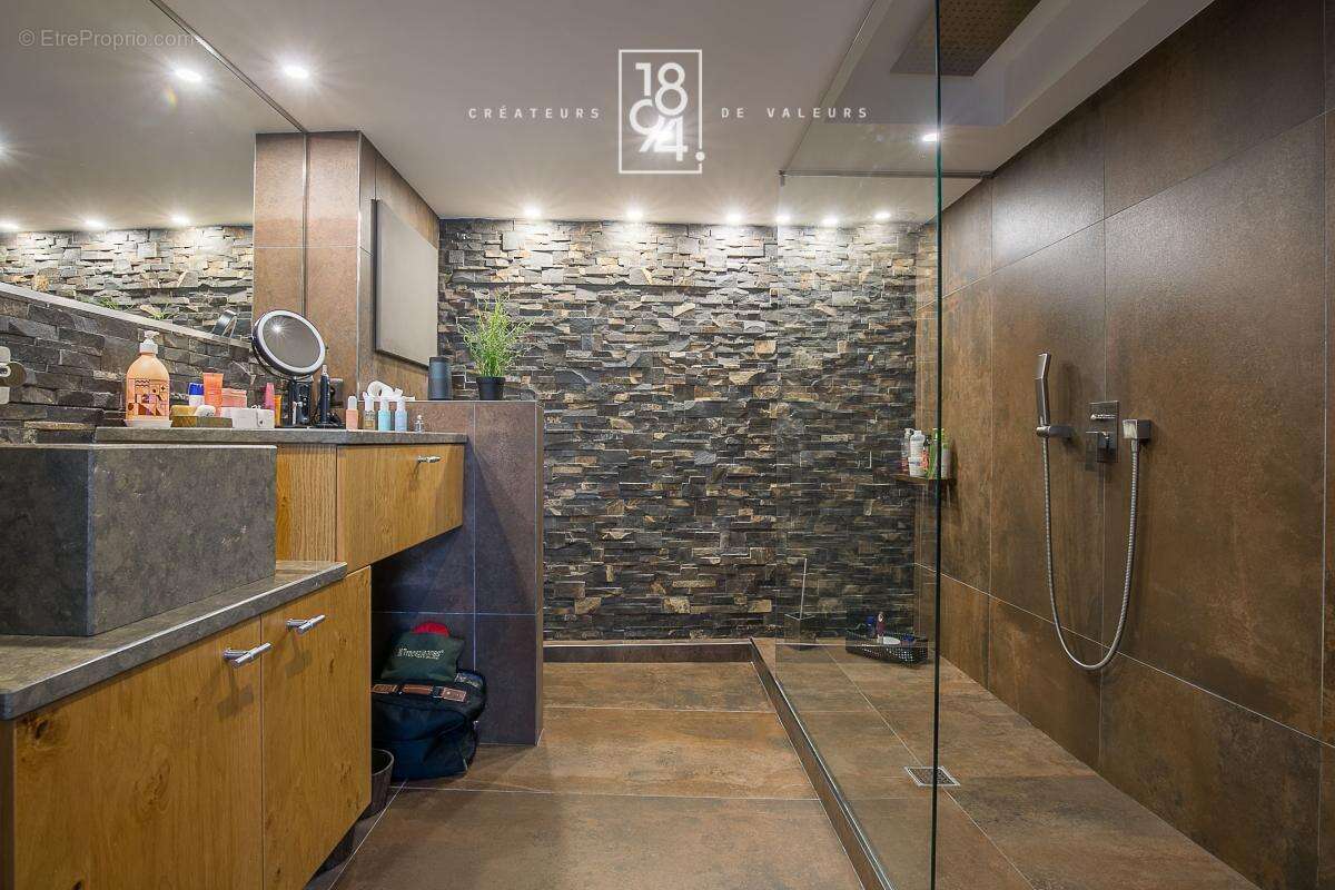 Appartement à MARSEILLE-7E