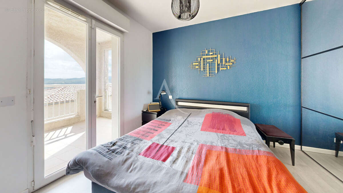 Maison-Appartement de 105m² avec vue incroyable - GARAGE + DOUBLE TERRASSE ! - photo 12