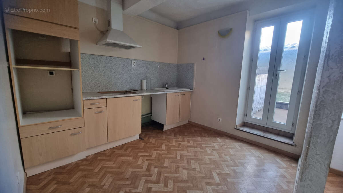 Appartement à LA CRAU