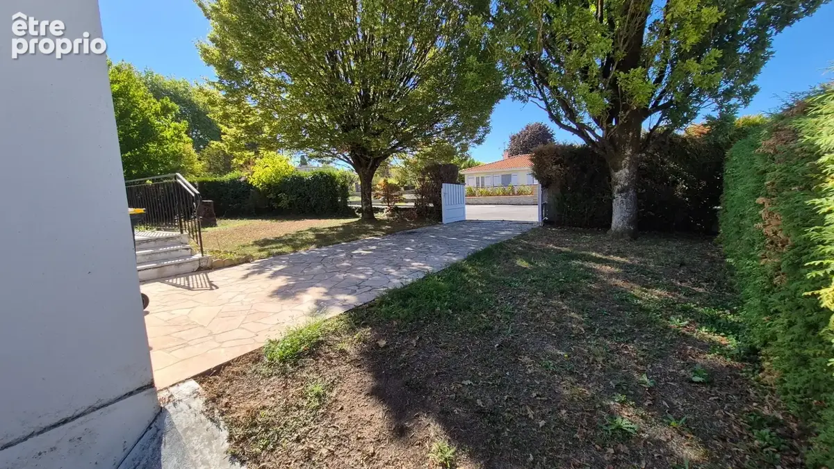 Pavillon Plain-Pied sur terrain clos et arboré, 3 chambres, proche bus et commerces - photo 7