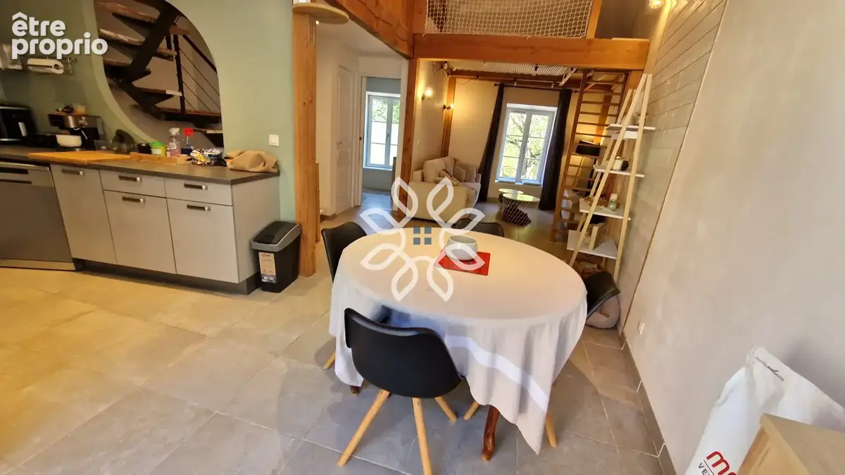 Maison de bourg avec terrasse, jardin et terrains - photo 8