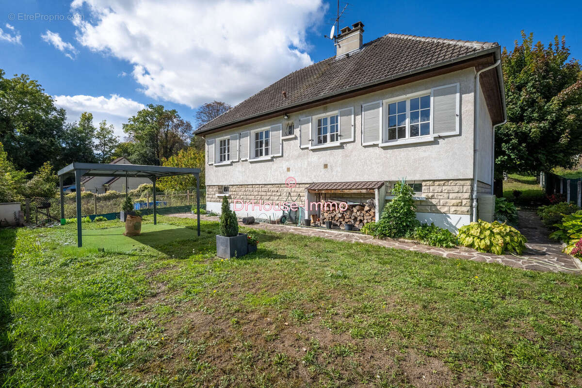 Maison à AUFFREVILLE-BRASSEUIL