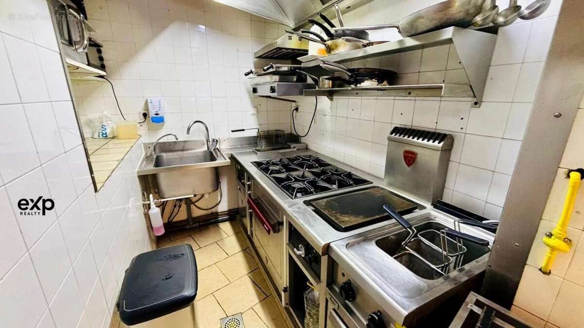 Commerce à LES ALLUES