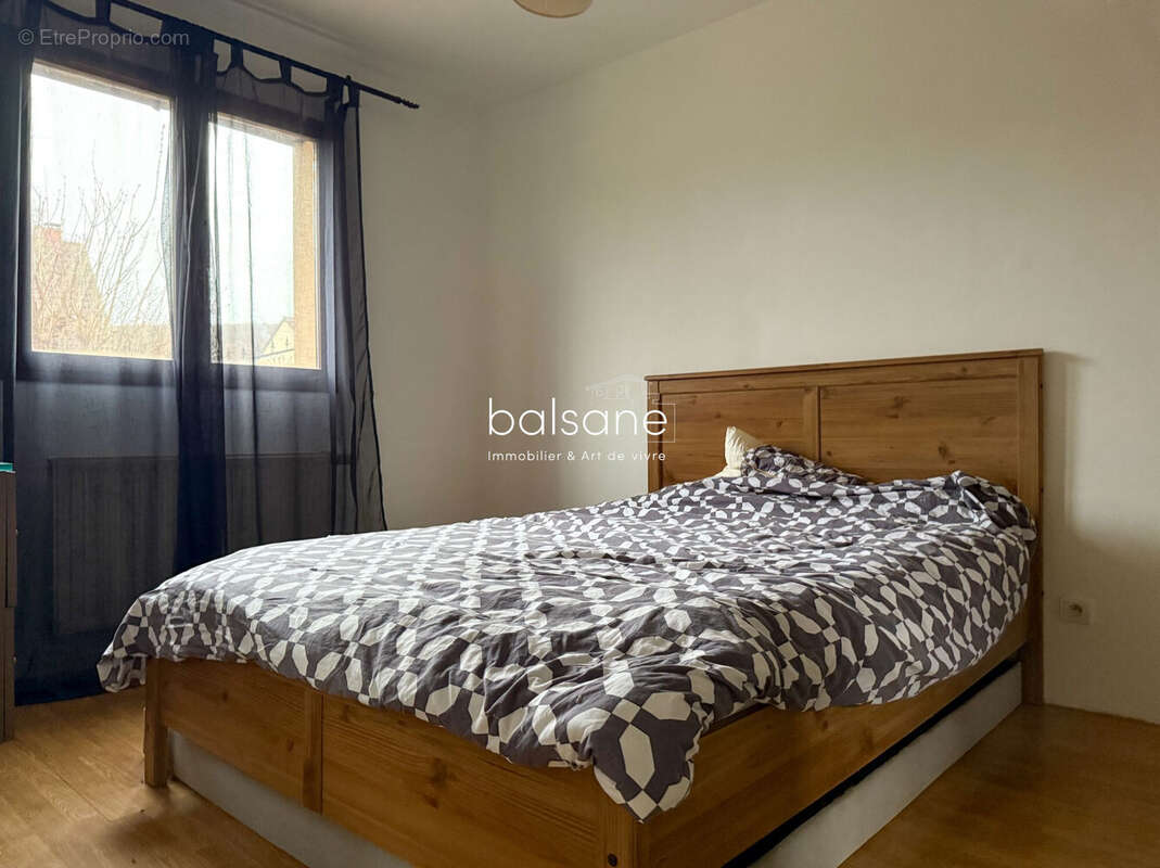 RDC - Chambre et dressing 16,90 m² - Maison à CAUDEBEC-LES-ELBEUF