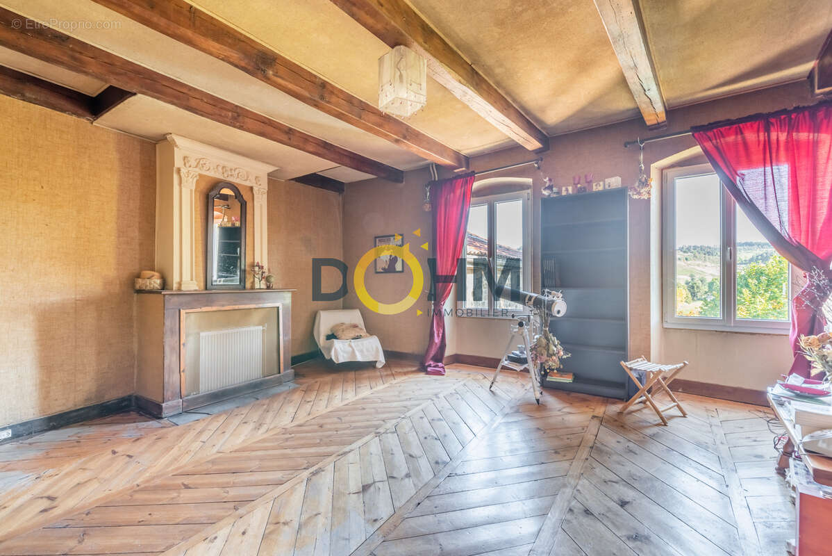 Maison en pierre 215m2 avec dépendances - photo 10