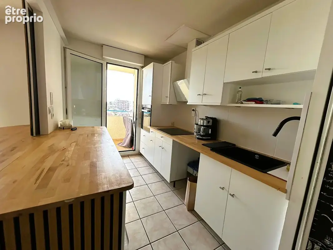 BLAGNAC - Vaste T3 lumineux de 86 m²  climatisé - Dernier étage avec balcon et vue dégagée - photo 6
