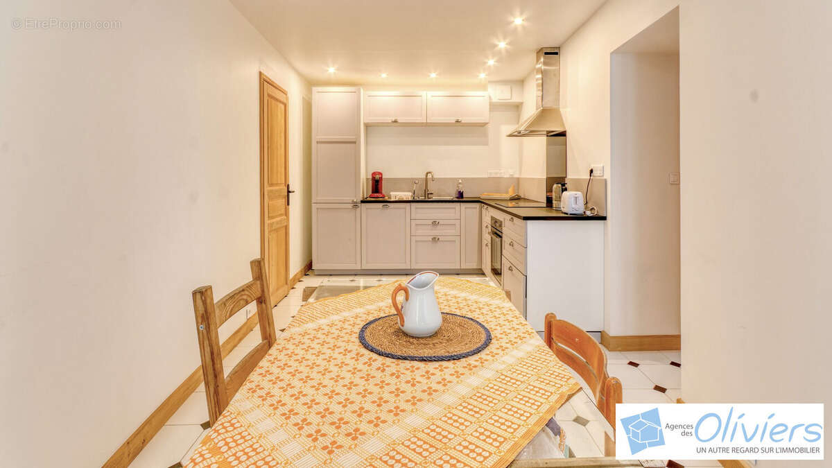 Maison à VOISINS-LE-BRETONNEUX