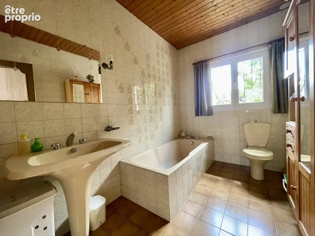 DRANCY - LES OISEAUX - Pavillon familial - 122m2 - 4 chambres - garage et grand jardin - proche gare RER B Drancy - photo 10