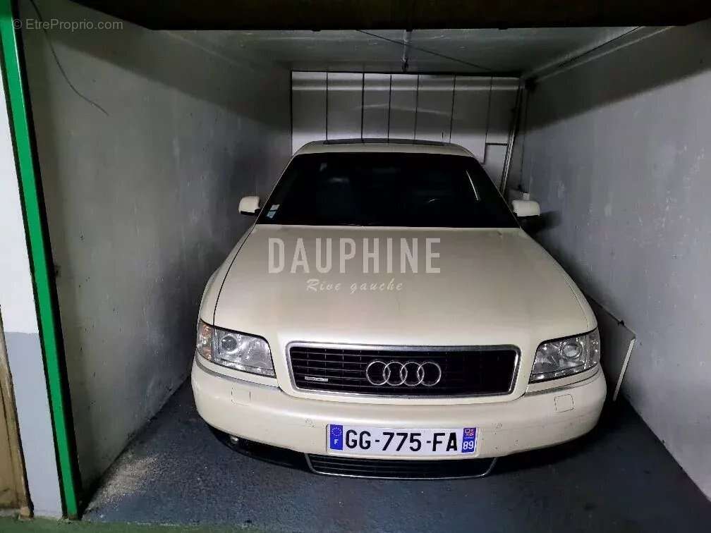 Parking à PARIS-6E