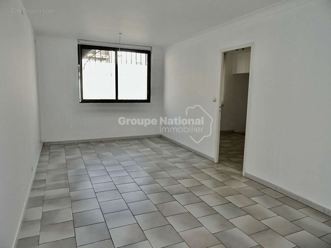 Appartement à CAUMONT-SUR-DURANCE