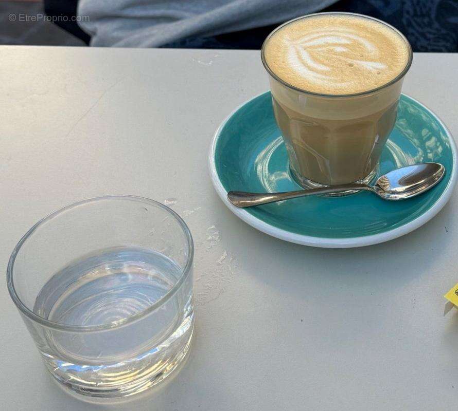 Commerce à PORT-DE-BOUC