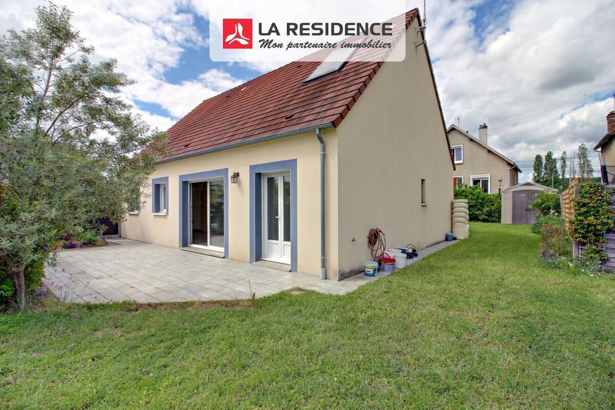 Maison à LES MUREAUX