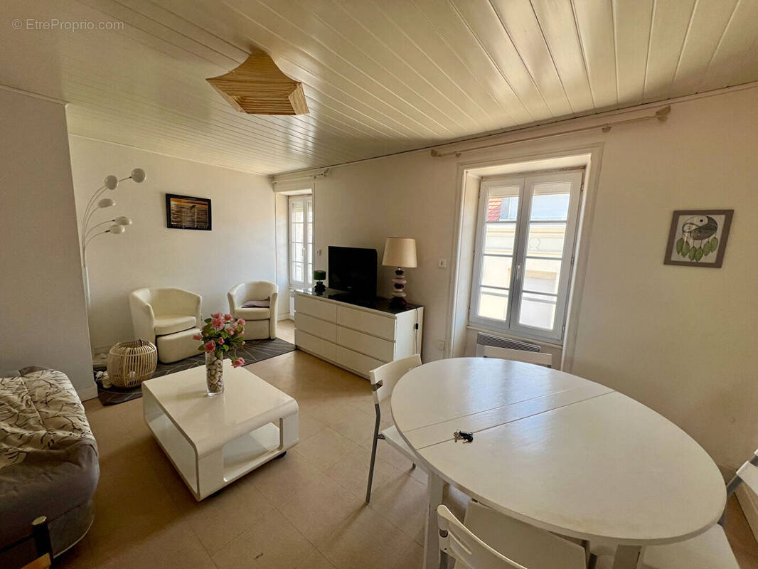 Appartement à FOURAS