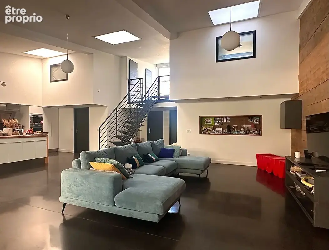 GONDREVILLE  - Loft 5 pièces - 237 m² - photo 2