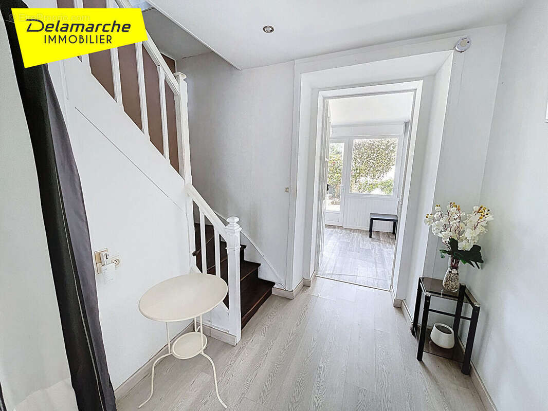 Maison à DONVILLE-LES-BAINS