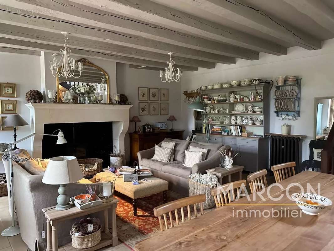 Maison à DUN-LE-PALESTEL