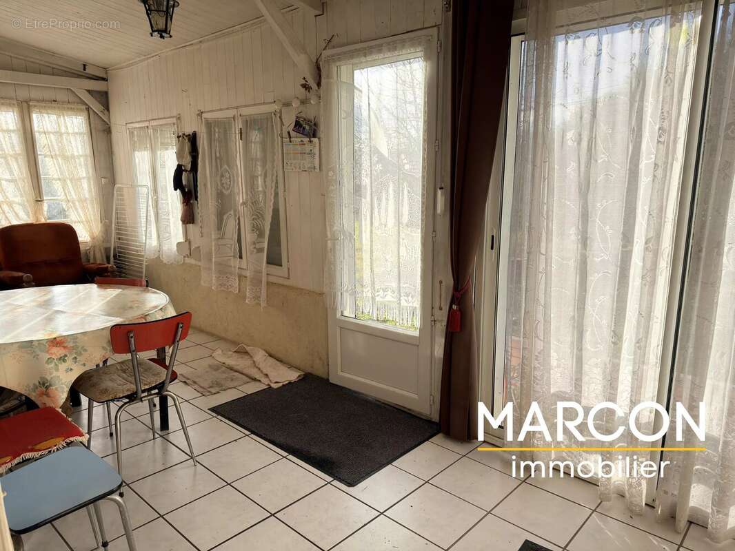 Maison à BONNAT