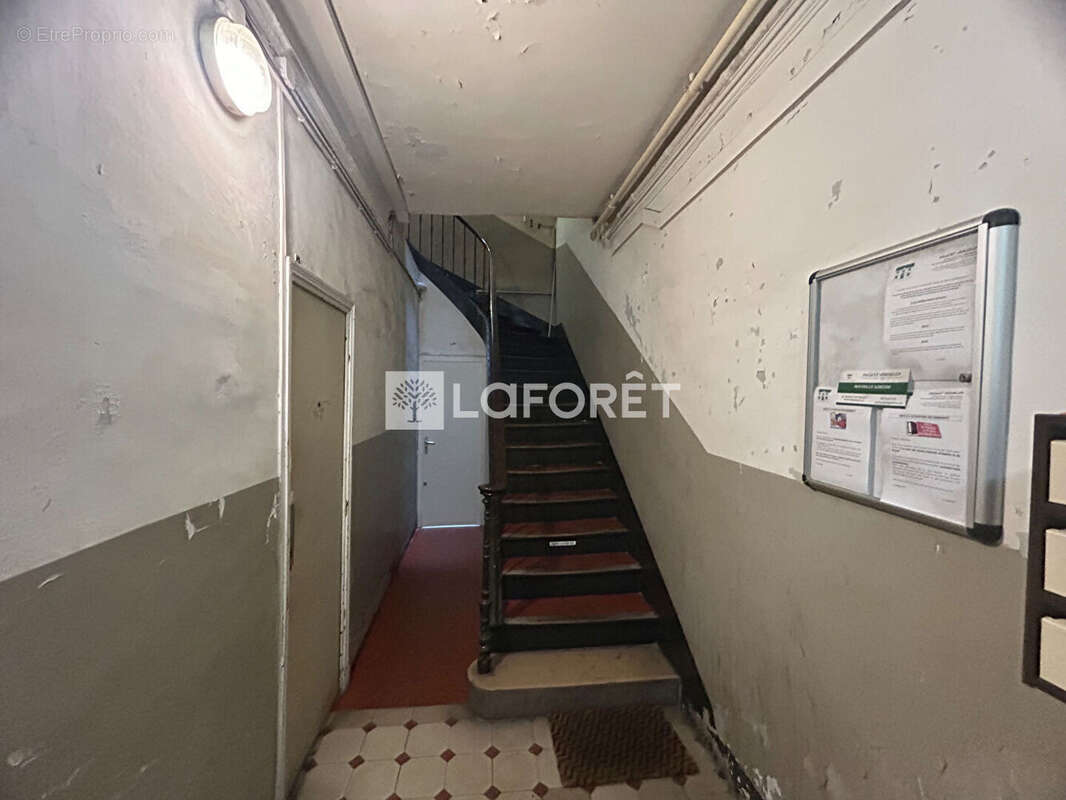 Appartement à MARSEILLE-4E