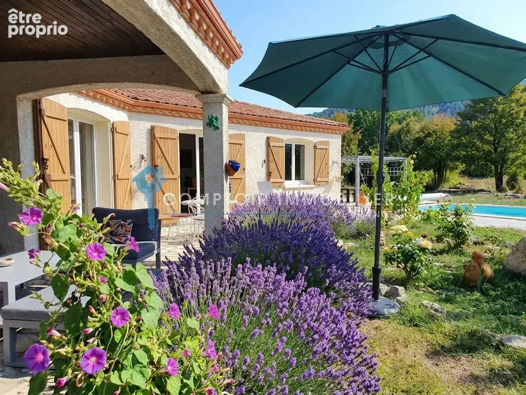 Proche le vigan : villa plain pied 3 chambres sur terrain 3000 m2 avec piscine - photo 4