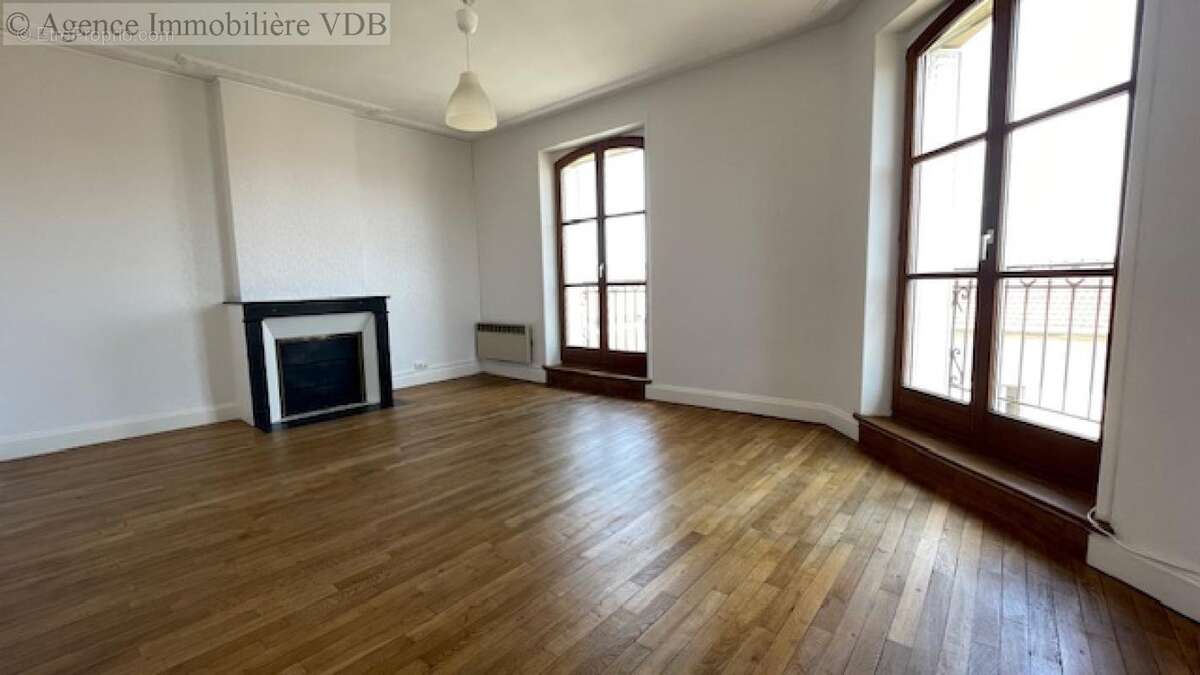 Appartement lumineux avec balcons à Nancy centre - photo 3