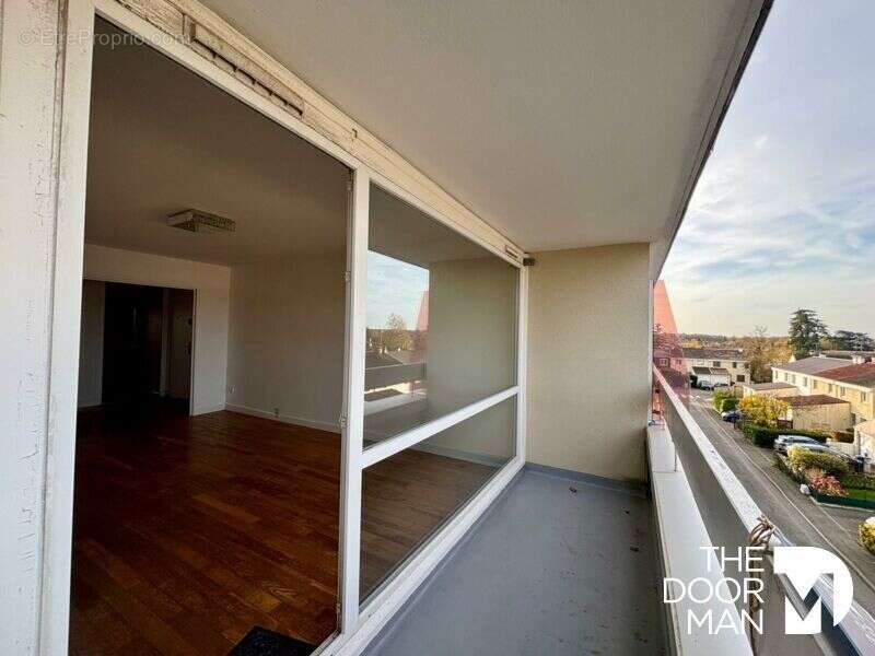 Appartement à LES ESSARTS-LE-ROI