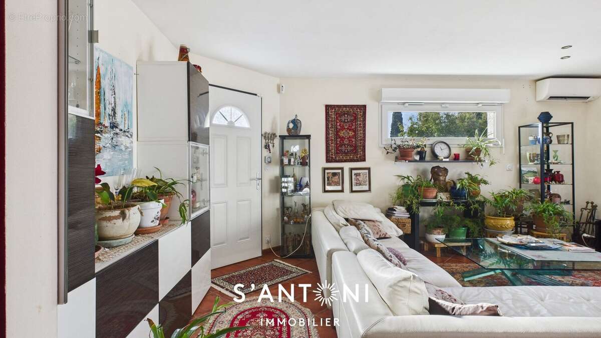 Maison à VILLENEUVE-LES-BEZIERS