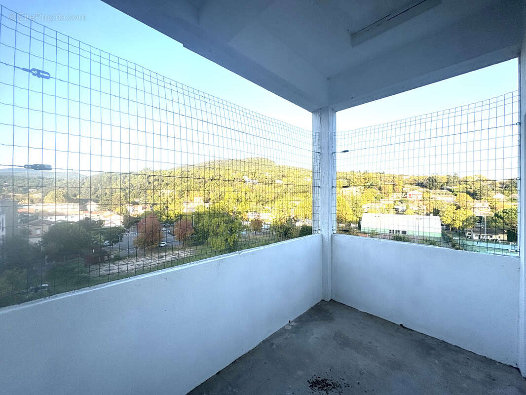 Appartement à LAMALOU-LES-BAINS