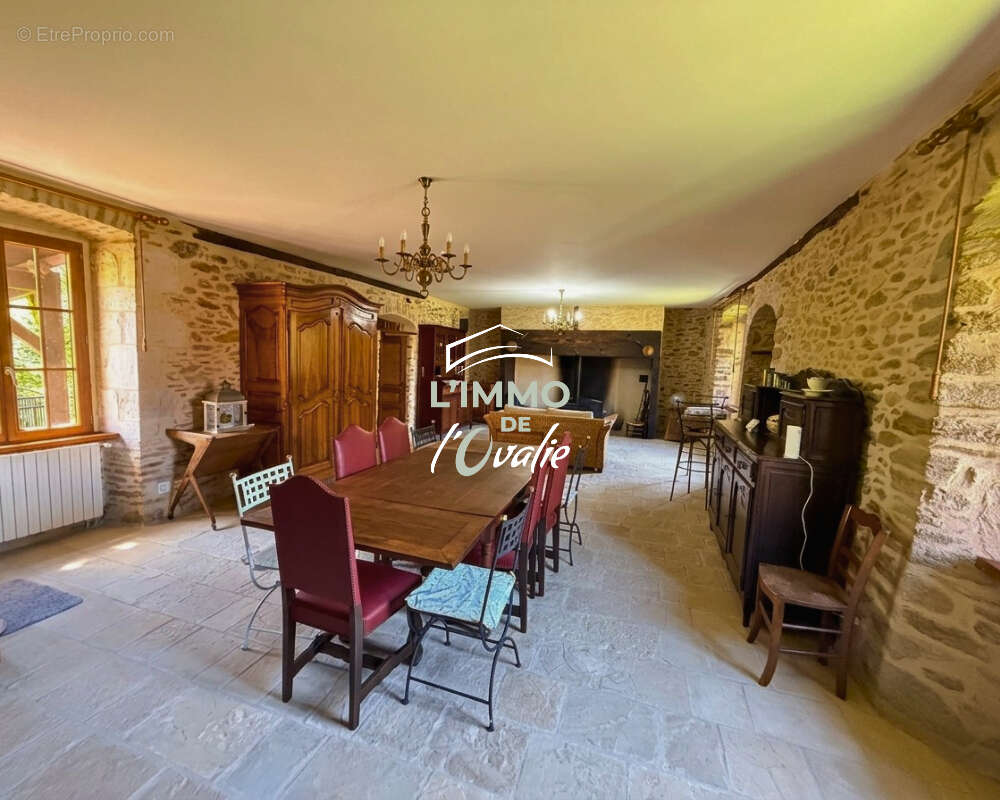 Maison à GAGNAC-SUR-CERE