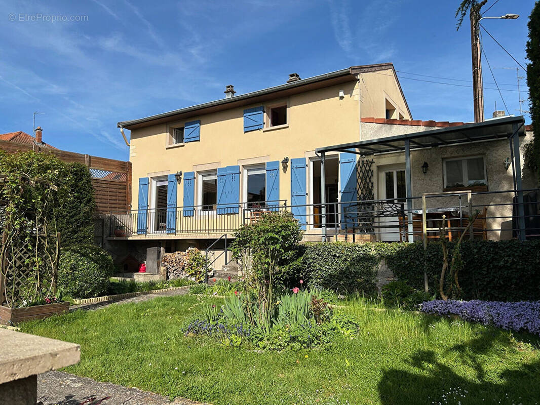 Maison à CHARMES