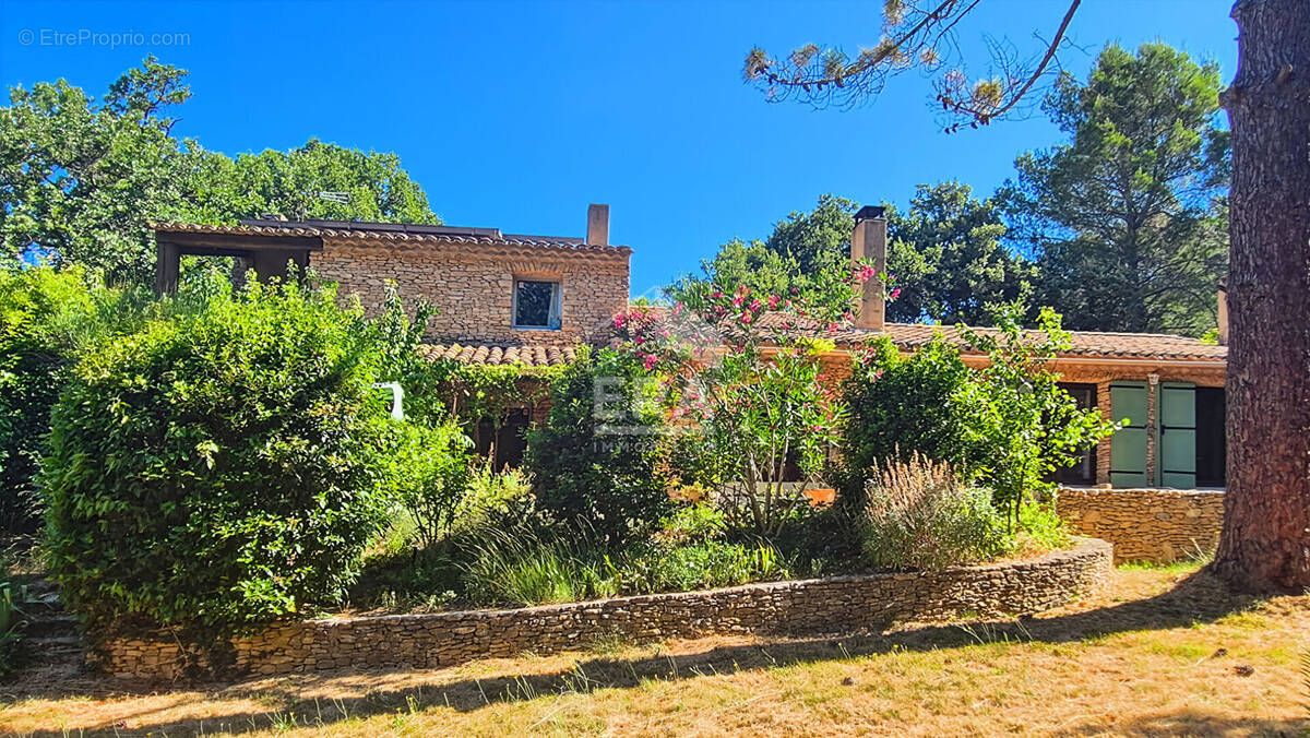 Maison à DOMAZAN